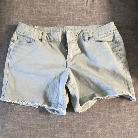 Lauren Conrad Denim Shorts in Greenish Grey. - Picture 1 of 2